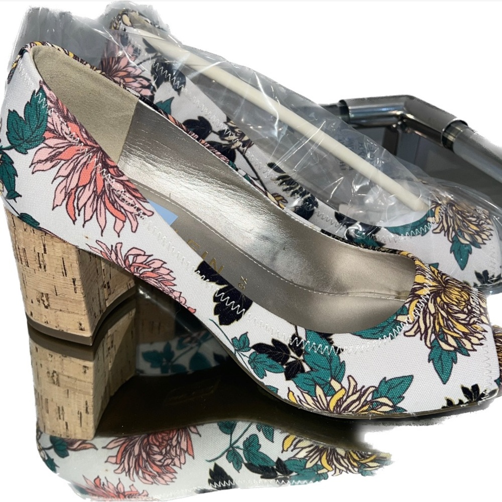 ❤️Floral Peep Toe Pump | NWT